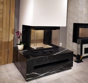 Kominek zestaw: wkład kominkowy EKO lewy/prawy BS  gilotyna 9 kw z obudową Boss 