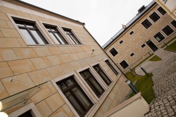 Piaskowiec na kominek ? Oczywiście ! Ale nie tylko , Elewacja !